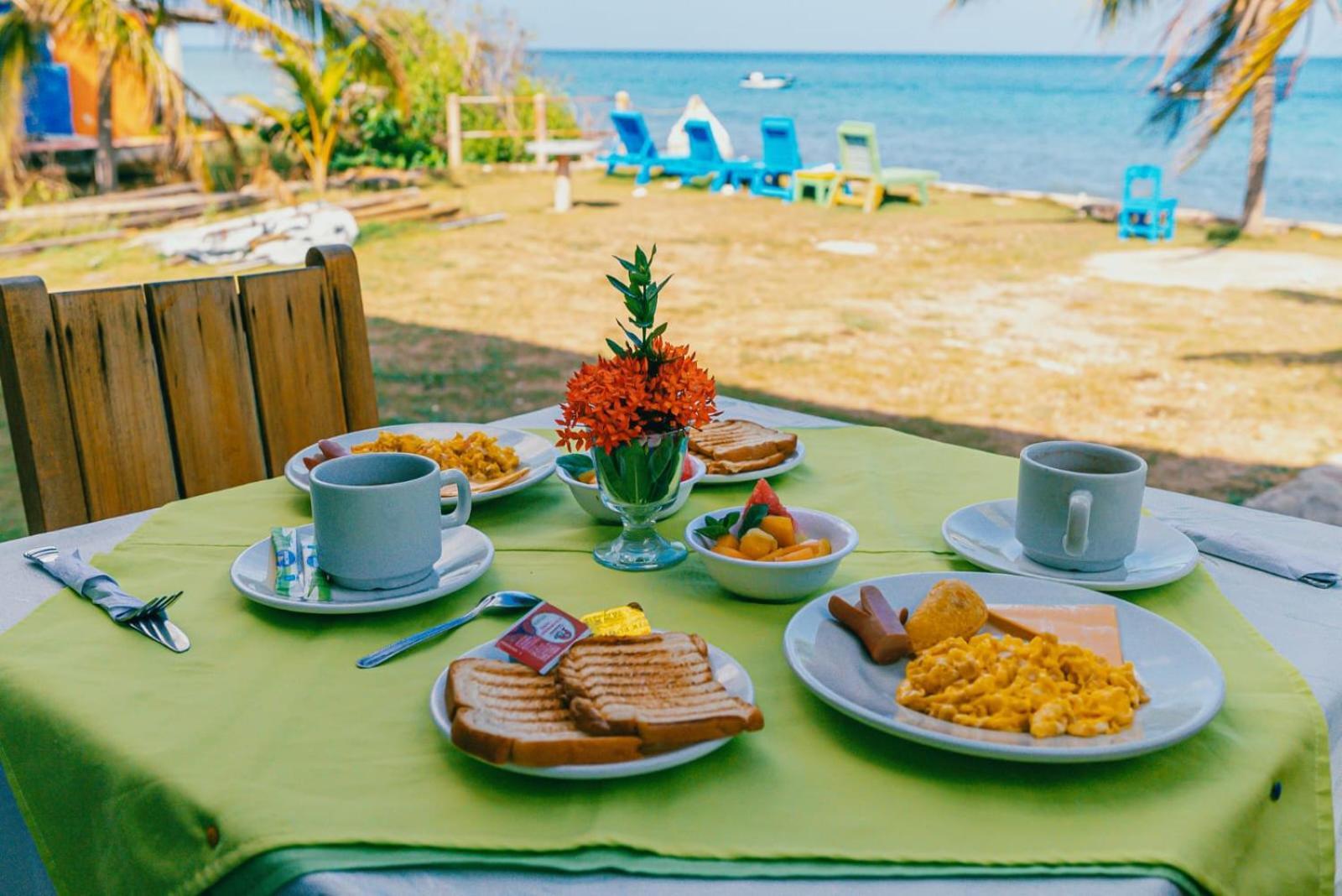 Hotel El Pirata Morgan Fresh Water Bay Exterior foto